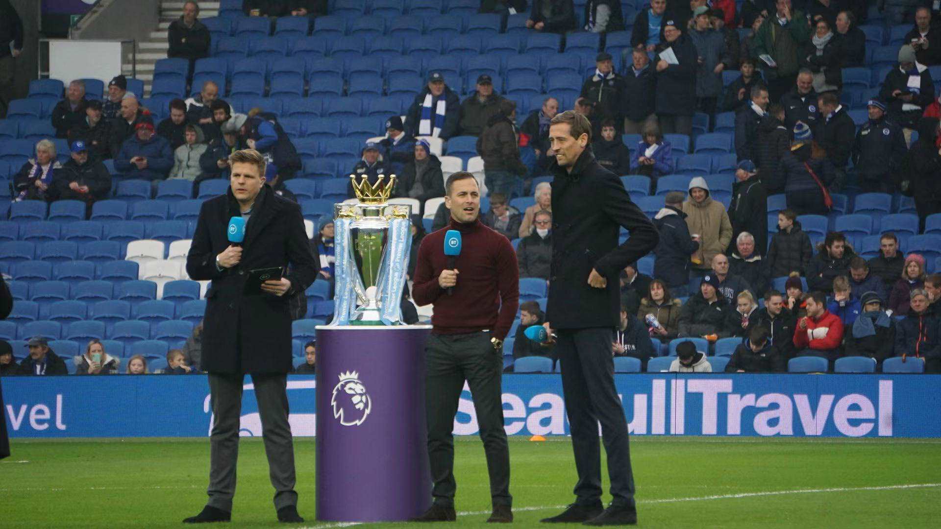 也让前巴萨 也让前巴萨